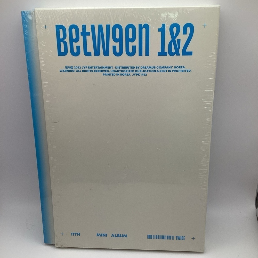 Twice Between 1&2 K-pop Blue Version , Mini Album 2022 CD NIB